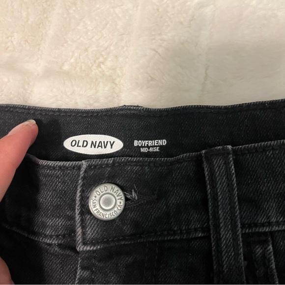 Old Navy Size 6 Black Denim White Daisy Embroidered Cuffed Summer Spring Shorts - Picture 10 of 10